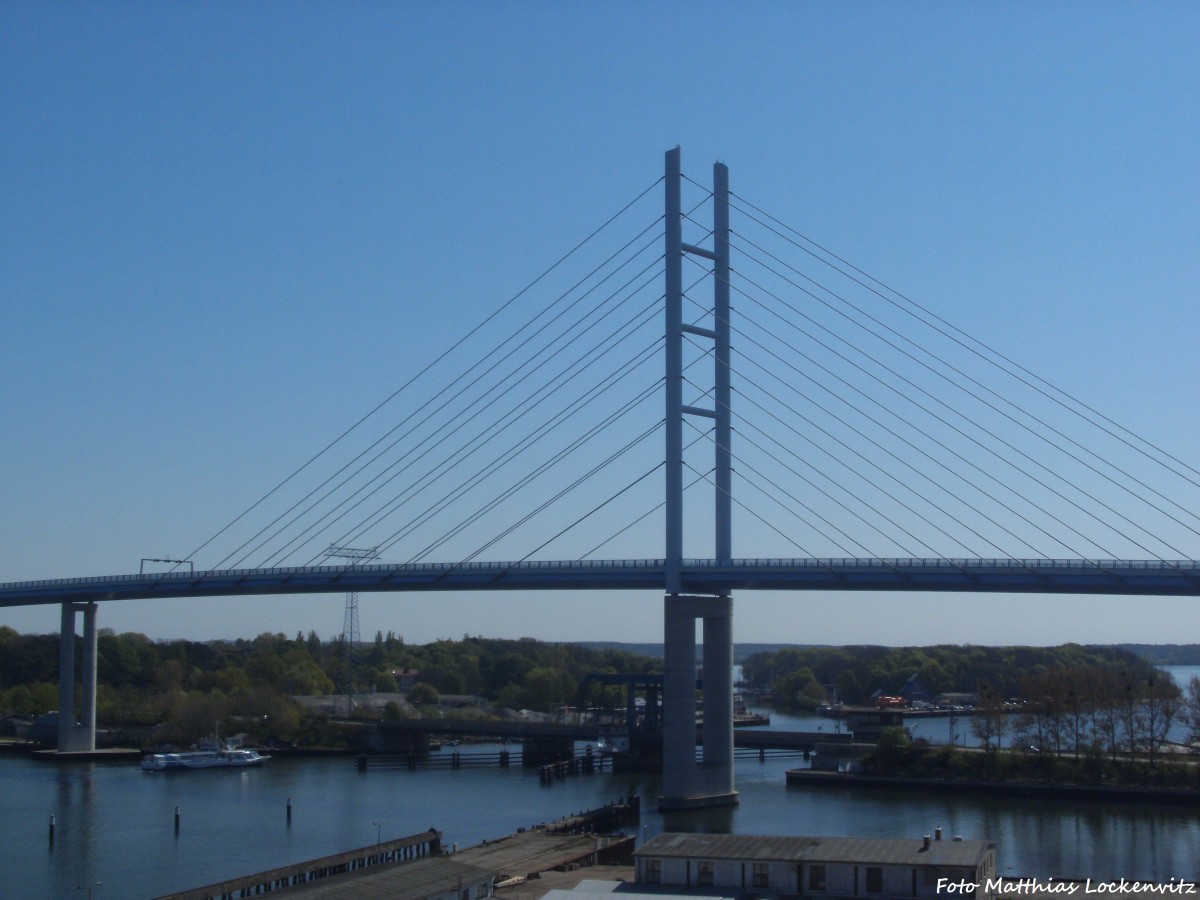 Blick auf die Strelasundbrcke und Ziegelgrabenbrcke in Stralsund am 28.4.14