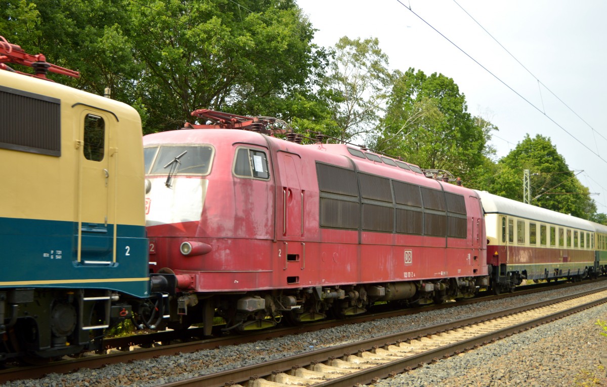 Blick auf die Zuglok 103 101-2 bei der Ausfahrt aus Darmstadt Kranichstein am 08.05.2015