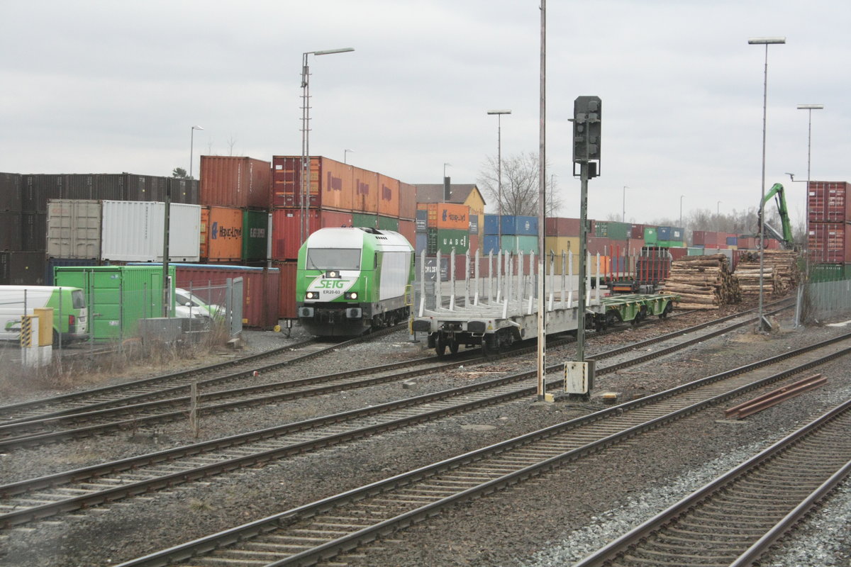 Blick aus der 218 105 auf die SETG ER20-03 zwischen Marktredwitz und Weiden (Oberpfalz) am 23.3.21