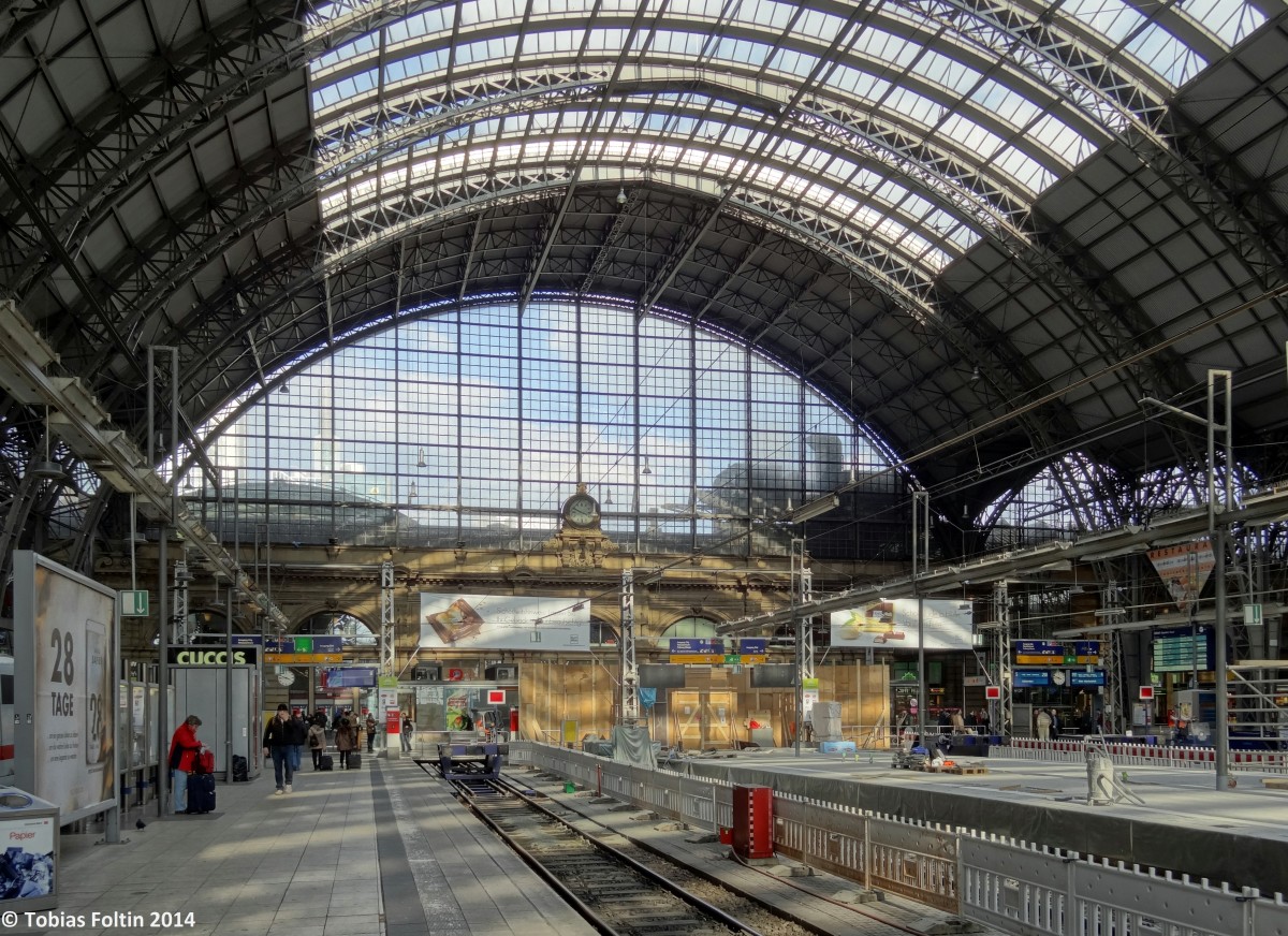 Blick in die Haupthalle des Frankfurter Hauptbahnhofes.
Aufgenommen im M�rz 2014.