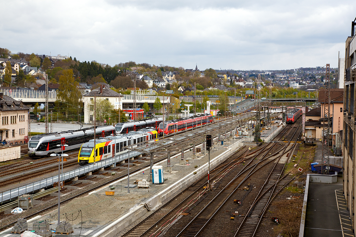 
Blick vom Parkdeck der City Galerie auf den Hbf Siegen  am 23.04.2017, der Bahnhof wird z.Z. umgebaut.