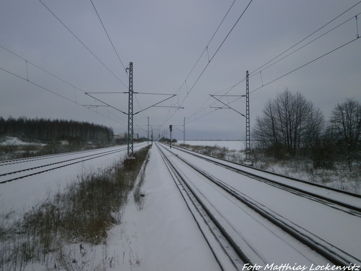 Blick in Richtung Bitterfeld. Aufnahme entstand aufm Bahnhof Landsberg (b Halle/Saale) am 29.12.14