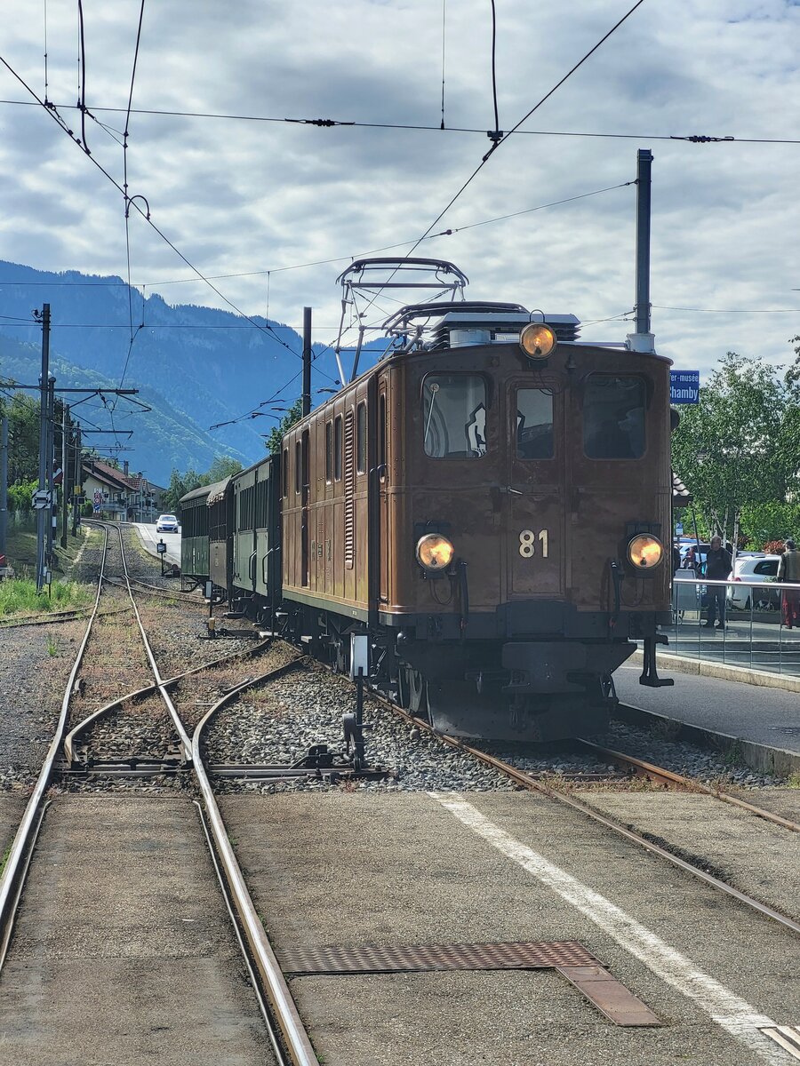 Blonay Chamby Dampf Festival 2024
Die Ge 4/4 81 ist mit dem ersten Zug nach Blonay am Ziel angekommen.
18.Mai 2024