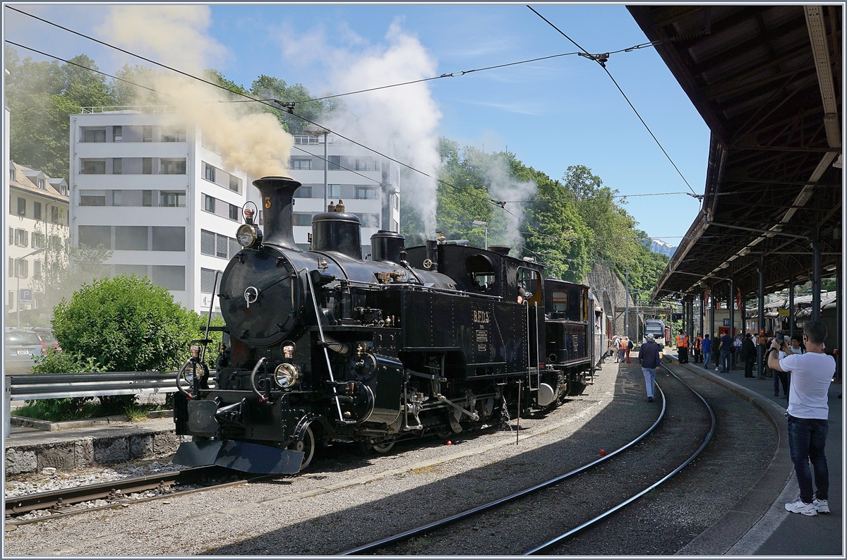 Blonay-Chamby Schweizer Dampffestival 2019: Die HG 3/4 N° 3 und die JS/BAM G 3/3 N°6 warten mit ihrem Extra-Anschlusszug (SNCF 141R568) in Vevey auf die Abfahrt.

8. Juni 2019