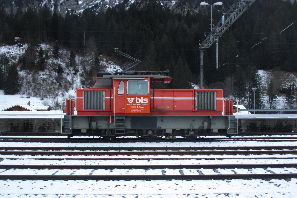BLS 135 steht am 31 Dezember 2019 in Kandersteg.