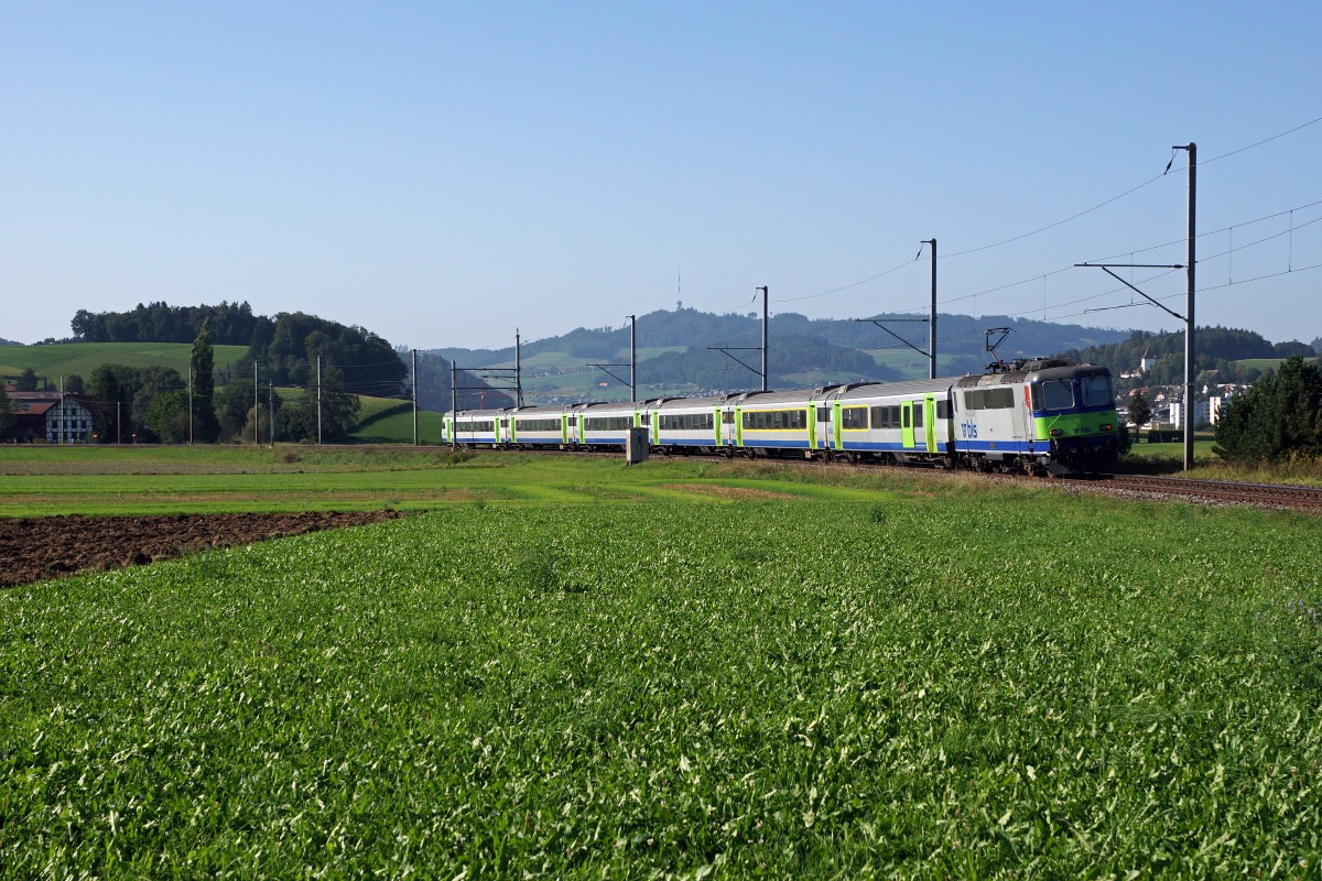 BLS: EW III Pendel RE Luzern-Bern auf der Fahrt nach Bern bei Worb SBB am 31. August 2015. Ab dem Fahrplanwechsel 2015 werden diese Zge nicht mehr das Bild dieser Strecke prgen.
Foto: Walter Ruetsch