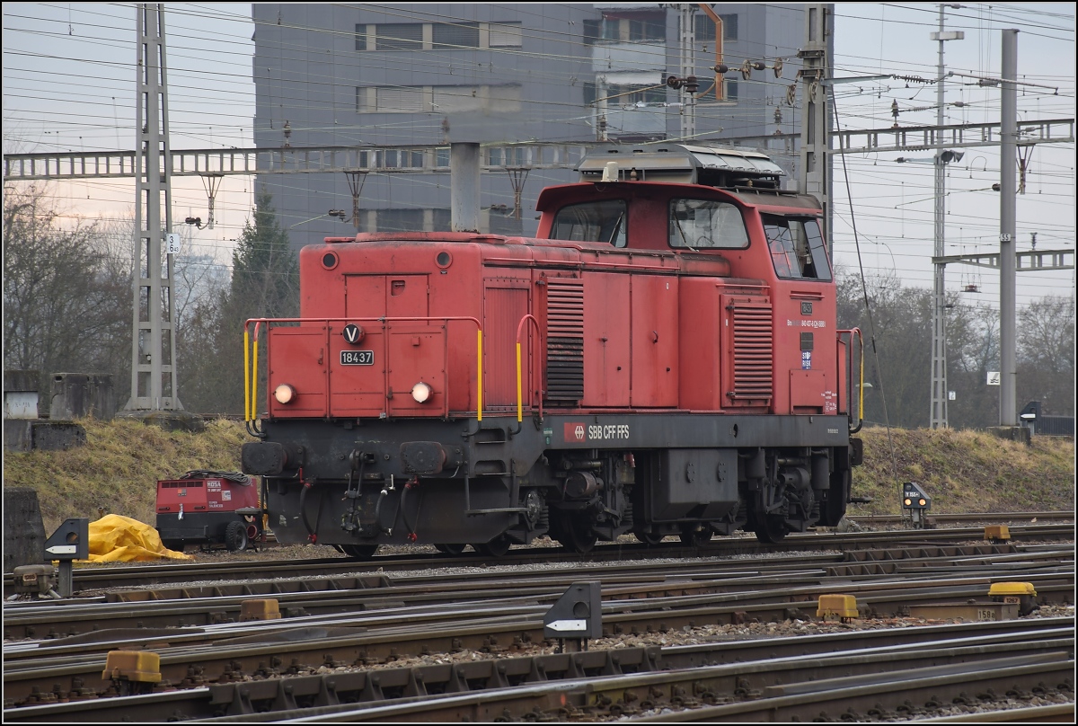 Bm 4/4 18437, bzw. Bm 840 037-8 in Muttenz. Februar 2017.