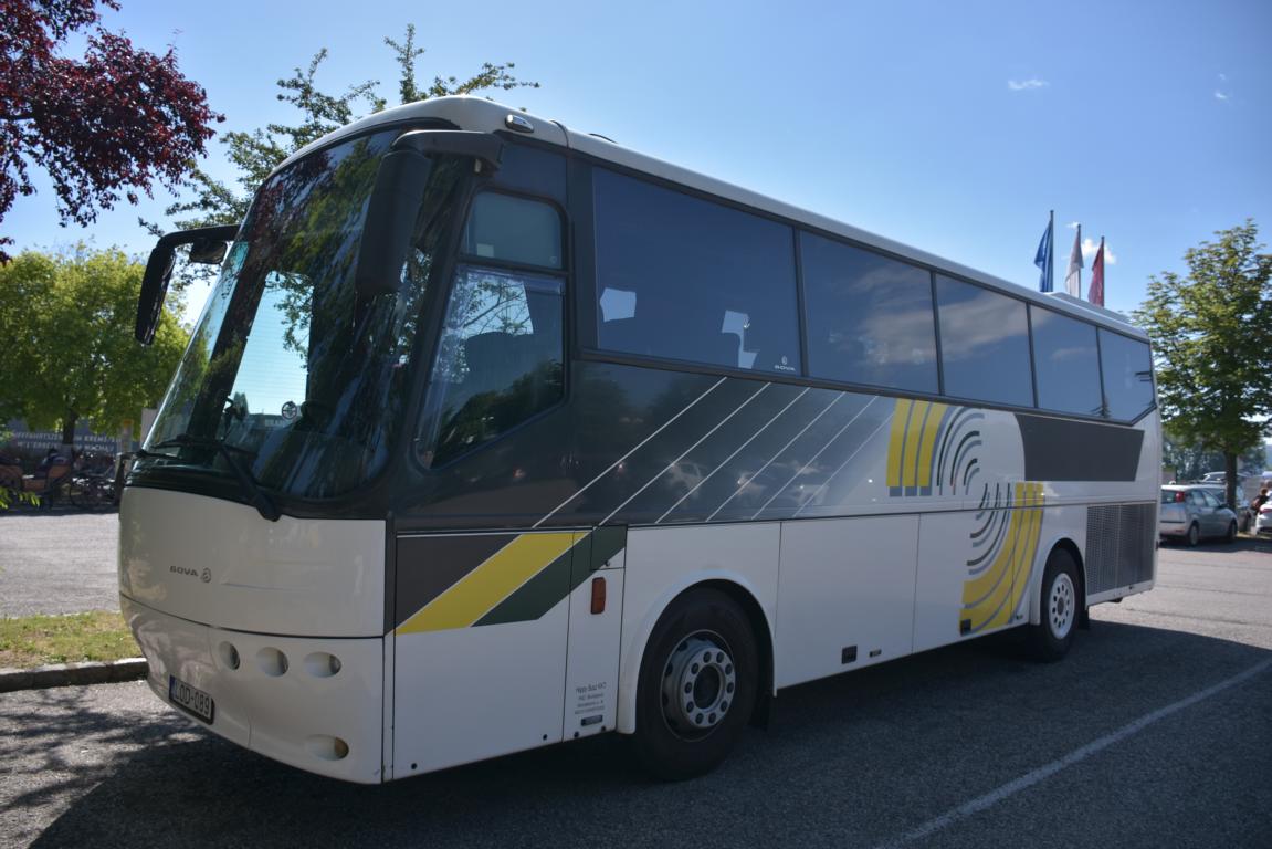 Bova von Happy Busz KKT aus Budapest 06/2017 in Krems.