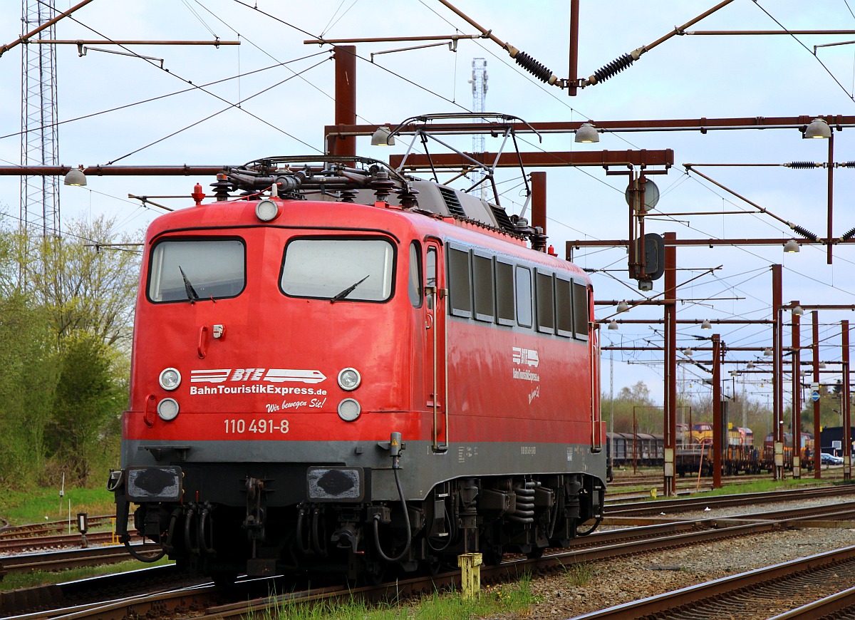 BTE E10 491/ 110 491-8 auf Rangierfahrt im Bhf Pattburg/DK. 29.04.2022 II