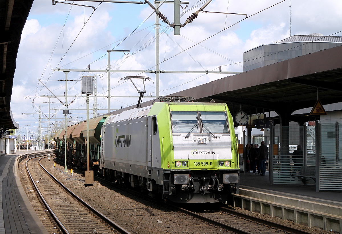 Captrain 185 598-0 mit Selbstentladern Neumünster 26.04.2018