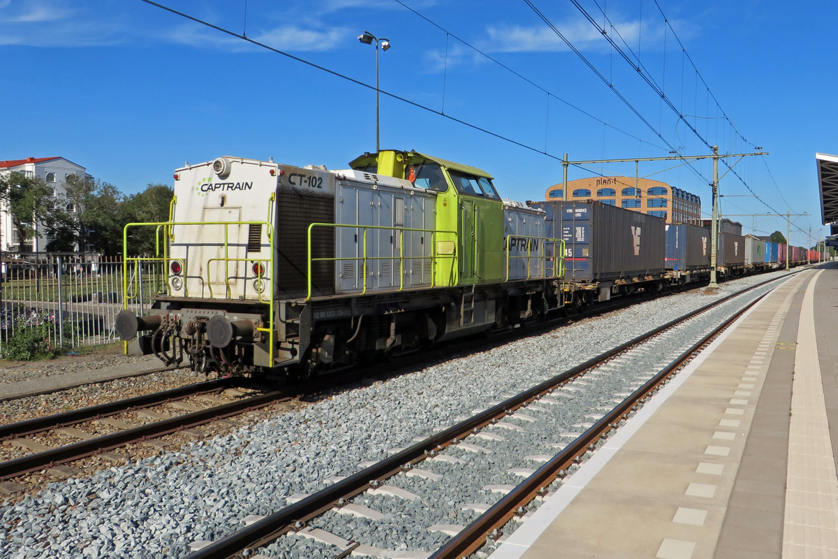 CapTrain 203 102 steht am 24 Juni 2020 in Tilburg.