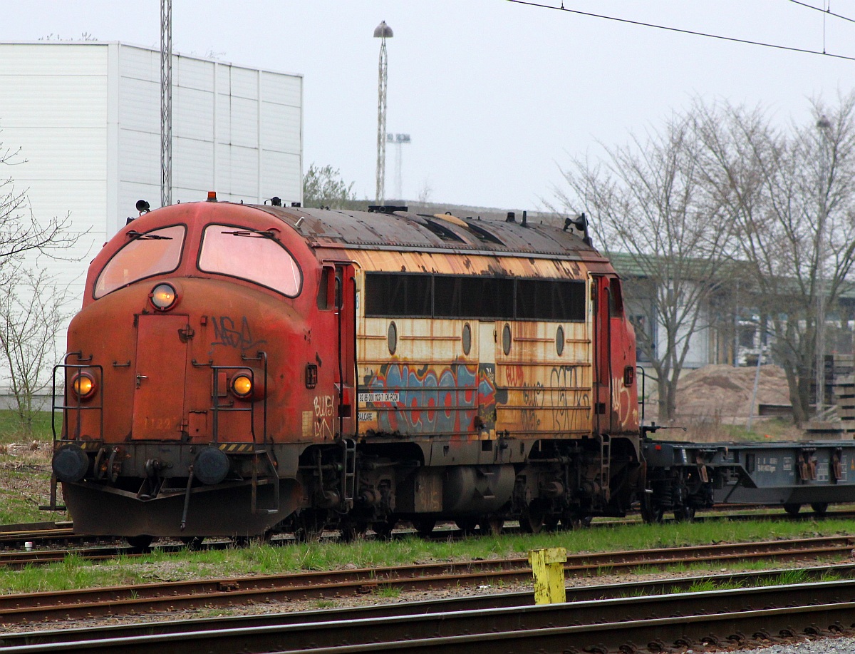 Captrain/RailCargo Litra MY 1122 festgehalten während einer Rangierfahrt im Grenzbahnhof Padborg/DK. 14.04.2015