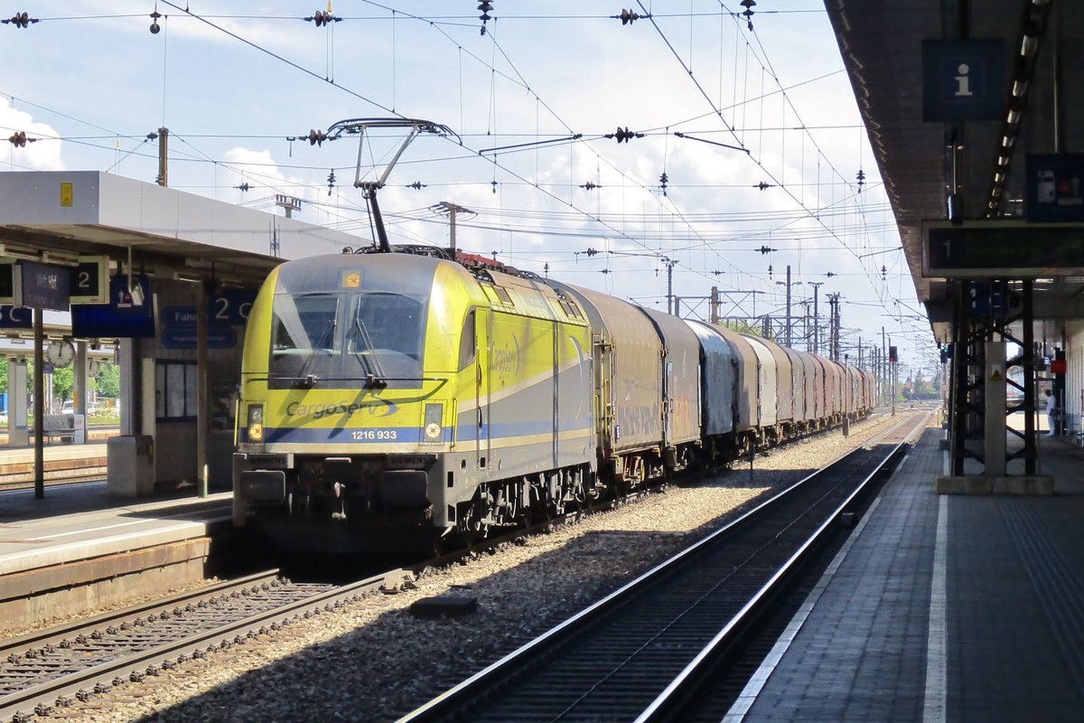 CargoServ 1216 933 durchfahrt am 8 Mai 2018 Wels Hbf. 