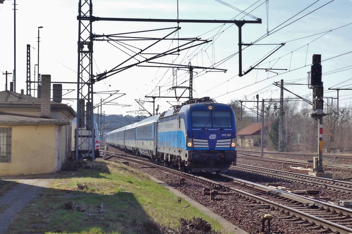 CD-Vectron 193 294 durcheilt am 8 April 2018 Pirna.