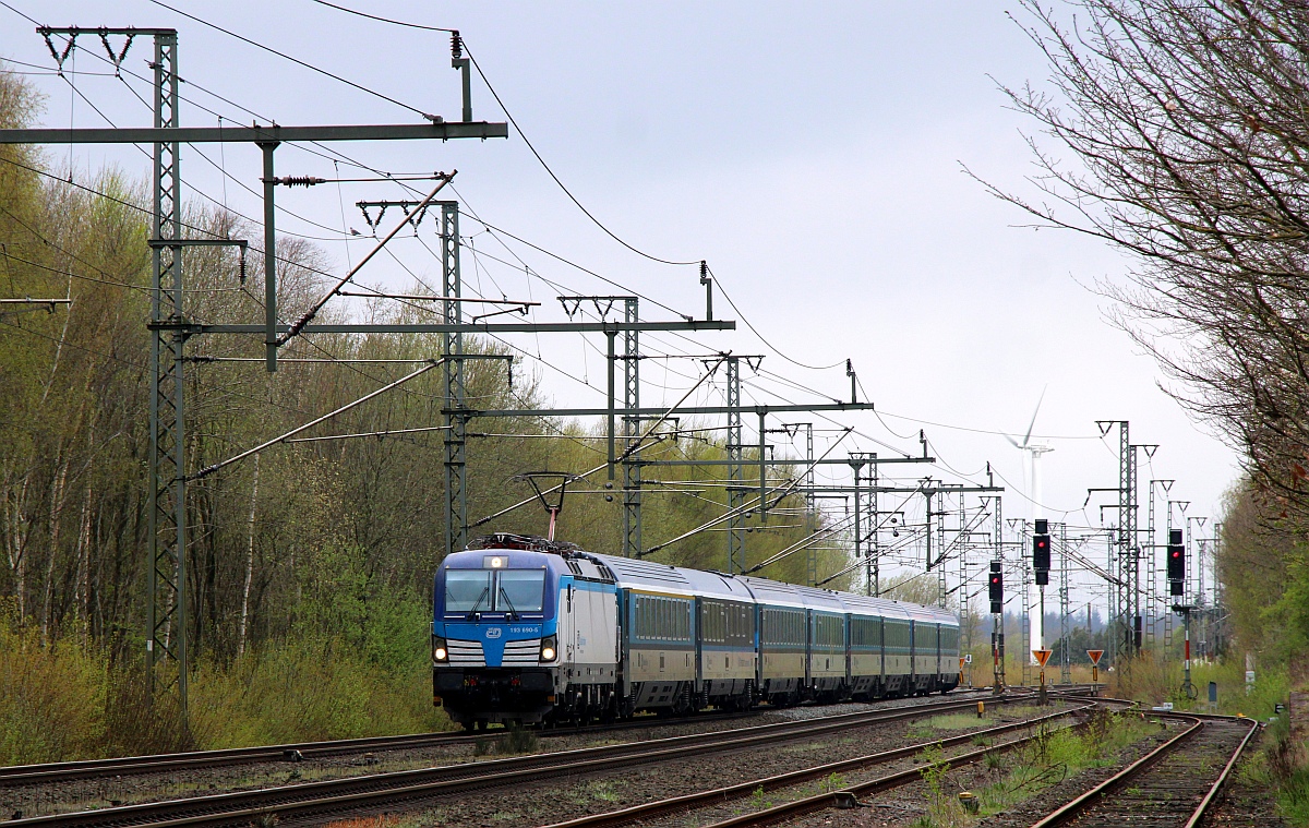 CD/RAILL 193 690-5 mit dem EC 175 nach Prag aufgenommen in Jübek am 24.04.2023 I