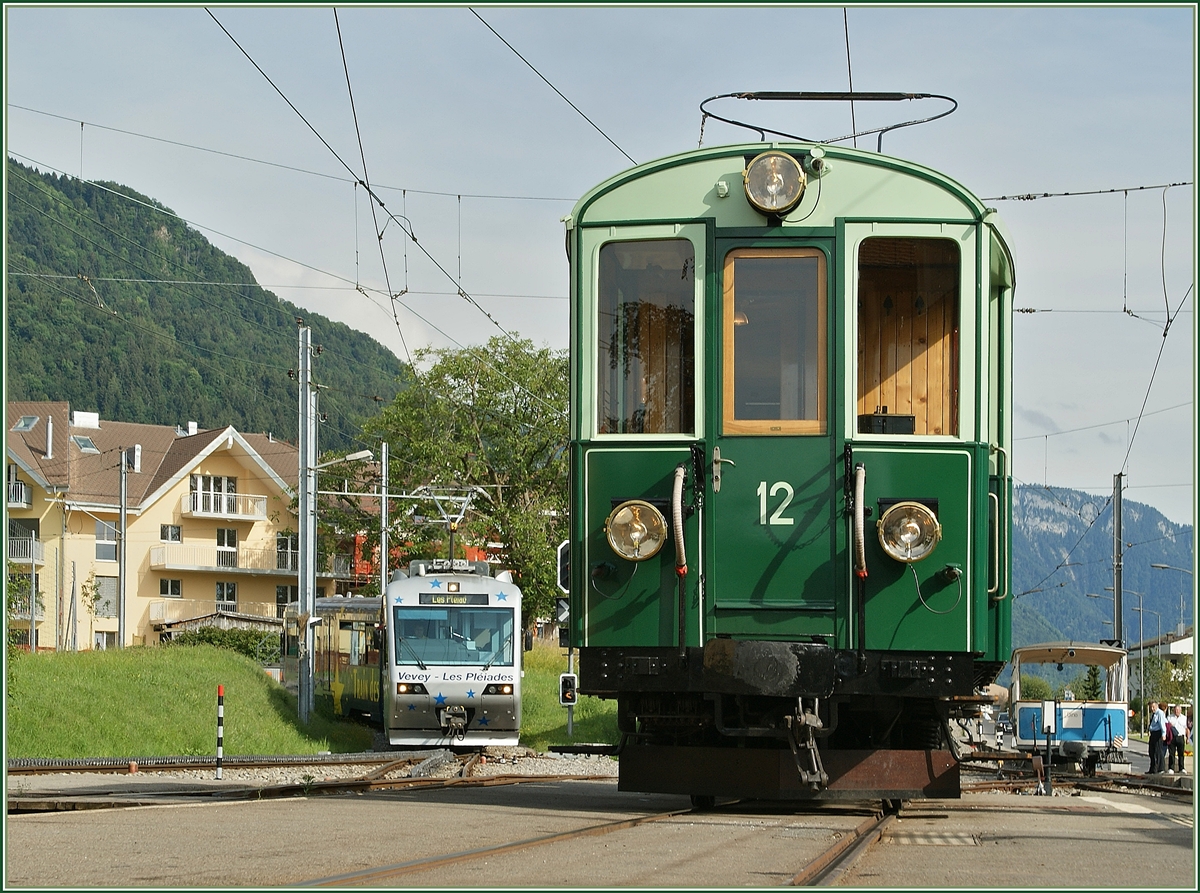 CEV Be 2/4 72 und BC Musemsbahn Triebwagen in Blonay.
12. Juni 2013