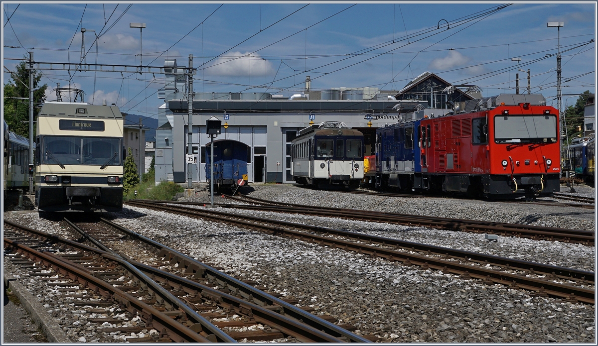 CEV MVR GTW 2/6, MOB Be 4/4 und die beinen HGem 2/2 2501 und Gme 2502 in Chernex.
11. August 2016