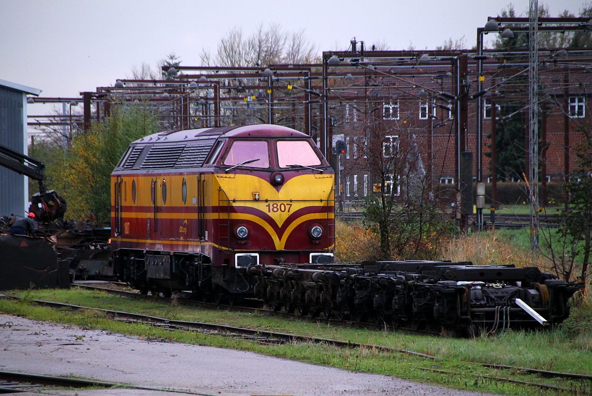 CFL Cargo 1807 steht am Morgen des 29.10.2013 abgestellt vor der Contec-Werkstatt in Padborg/DK.