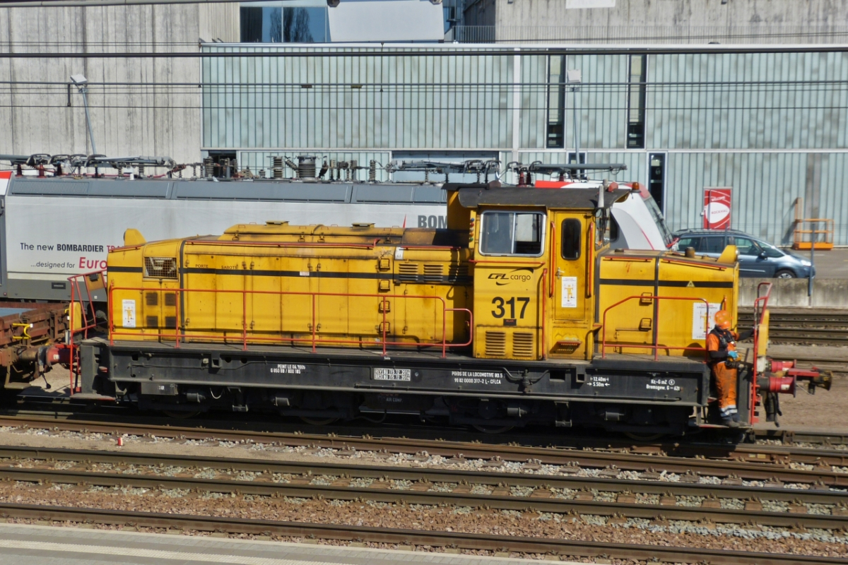 CFL Cargo Lok durchfhrt den Bahnhof Belval Universit. 24.03.2021