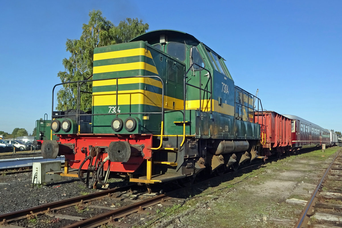 CFV3V, ex-SNCB 7304 steht am 21 September 2019 in Mariembourg.