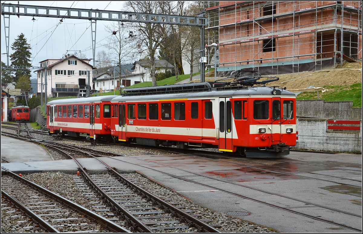 Chemins de fer de Jura (CJ). Triebwagen ABDe 4/4 603 in Tramelan. April 2016.