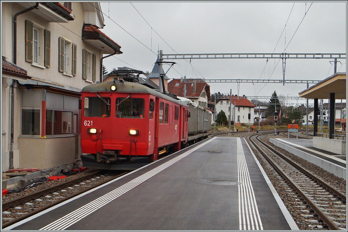 CJ BDe 4/4 621 in Le Noirmont.
17. Nov. 2014