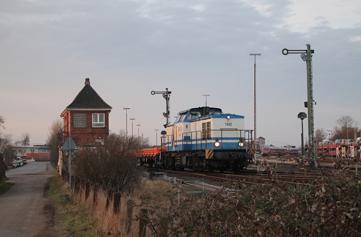 D & D 1402/1203 208-4 eingesetzt bei den großen Weichenarbeiten im Bhf Niebüll am 12.03.2017