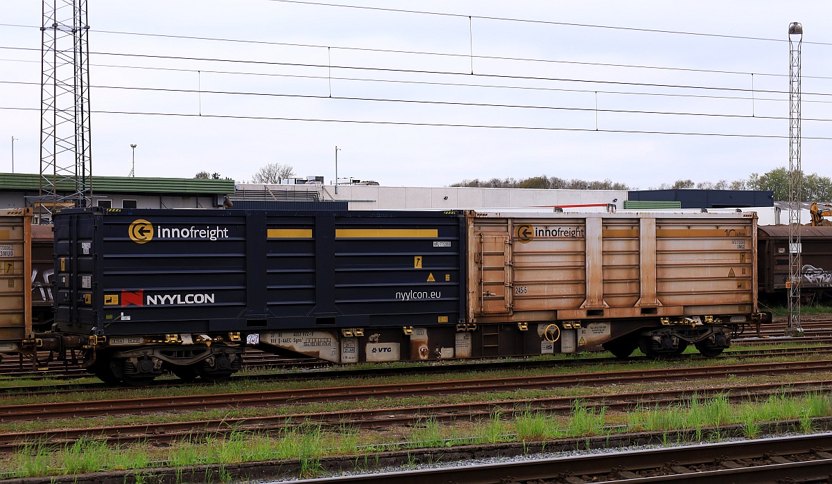 D-AAEC 37 80 4557 972-9 Gattung Sgns7 beladen mit NYYLCON/innofreight Behältern. Pattburg 07.05.2023