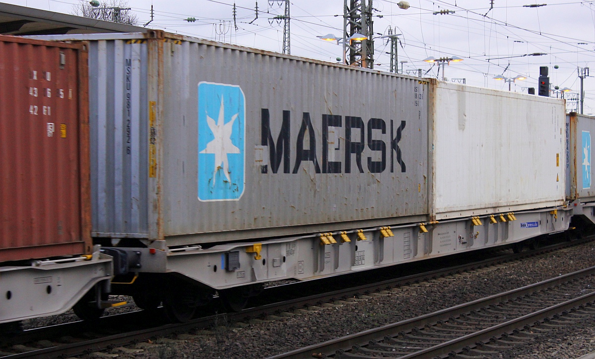 D-AAEC 37 80 4576 526-0 Gattung Sggnss 178, i.E für BoxXpress. Bremen Hbf 20.11.2015