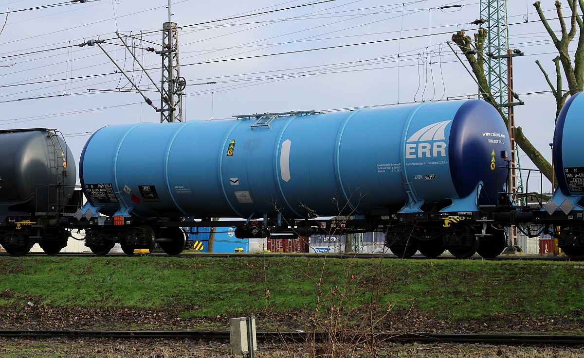 D-ERR 37 80 7929 335-3 Gattung Zacns3 Volumen 98180l beladen mit 30/1202 Dieselkraftstoff Gas oder Heizungsl. Hohe Schaar 15.01.2022