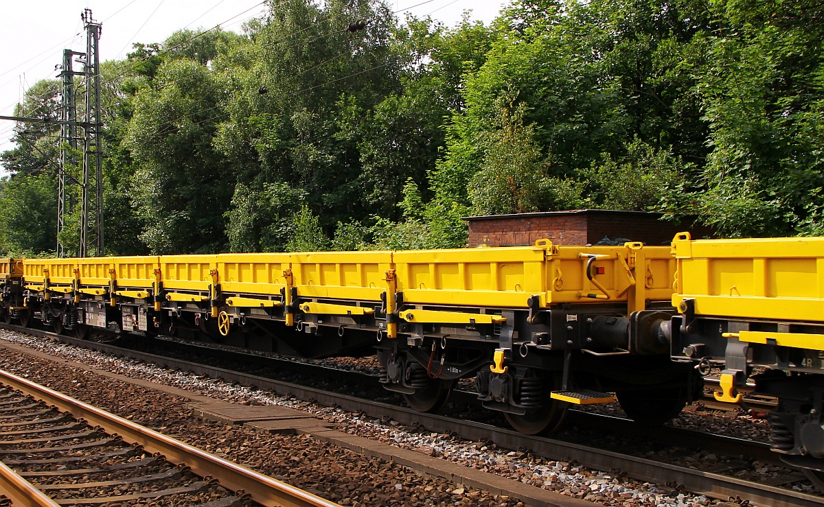 D-ORME 33 80 3998 261-0 Gattung Res 072-4, Drehgestellflachwagen mit vier Radstzen, mit Seiten- und Stirnwandklappen und mit Rungen. HH-Harburg 28.06.2014