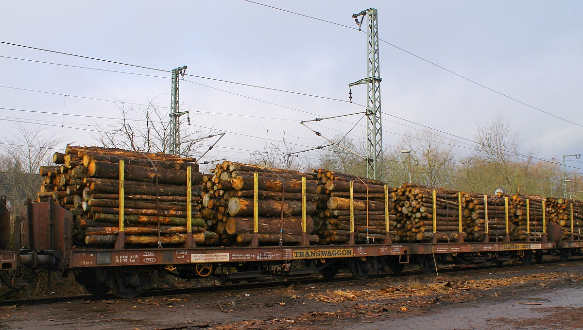 D-TWA 24 80 4305 582-6 Gattung Laas, 2x2 Transporteinheit der Transwagon. Jübek 25.02.2015