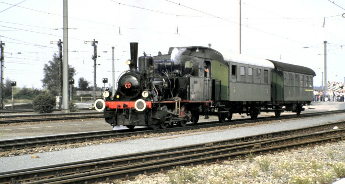Dampflok Luci des BEM mit Nebenbahnzug beim Jubiläum 150 Jahre Deutsche Eisenbahn in Nürnberg am 14.09.1985.