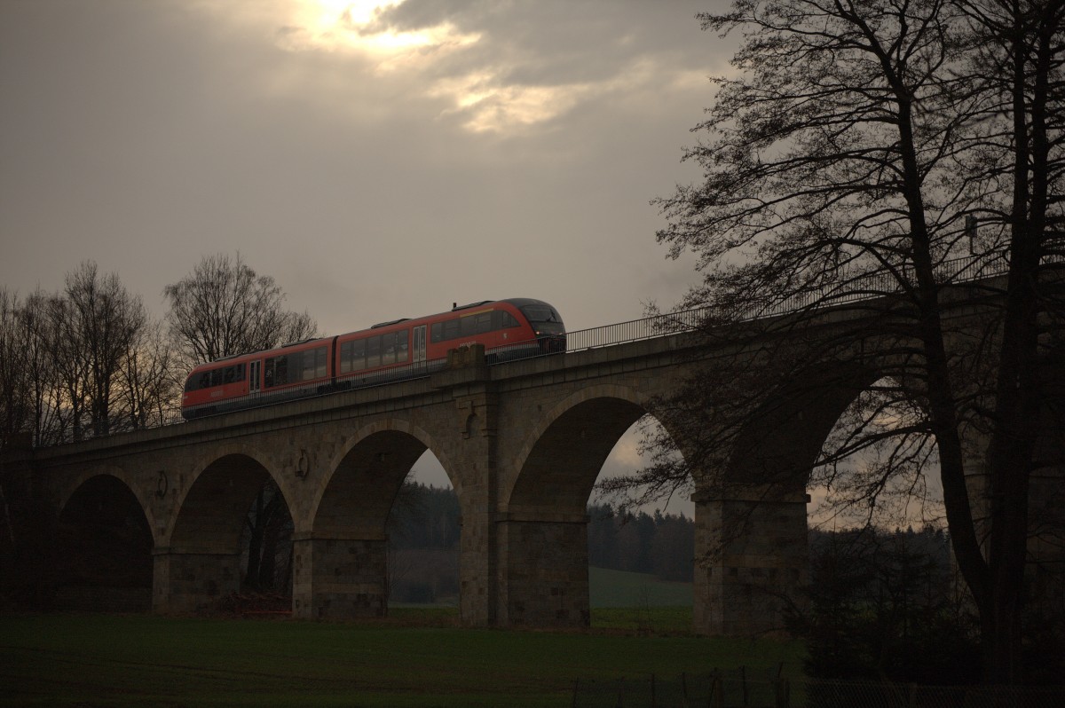 Das putzkauer Viadukt  an der Strecke Dresden-Zittau (Detail) 28.12.2013  11:29 Uhr.