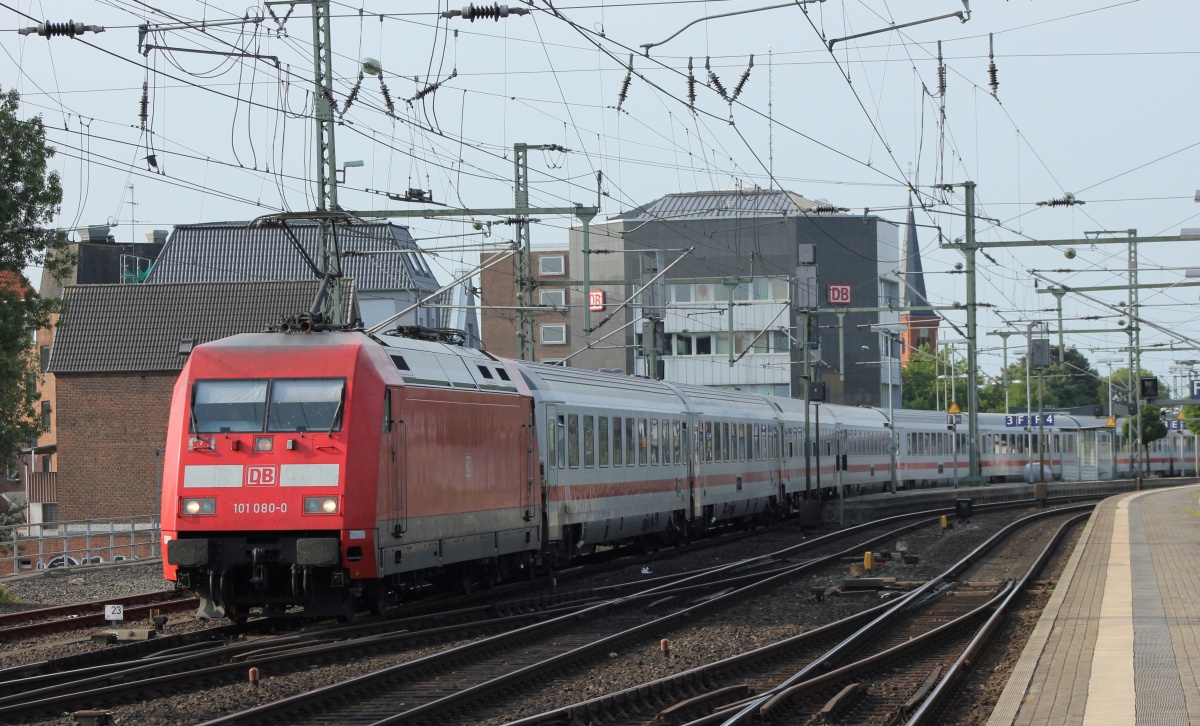 DB 101 080-0 mit IC 478 (Basel Bad Bf - Kiel Hbf) Ausfahrt NMS. 21.07.2018