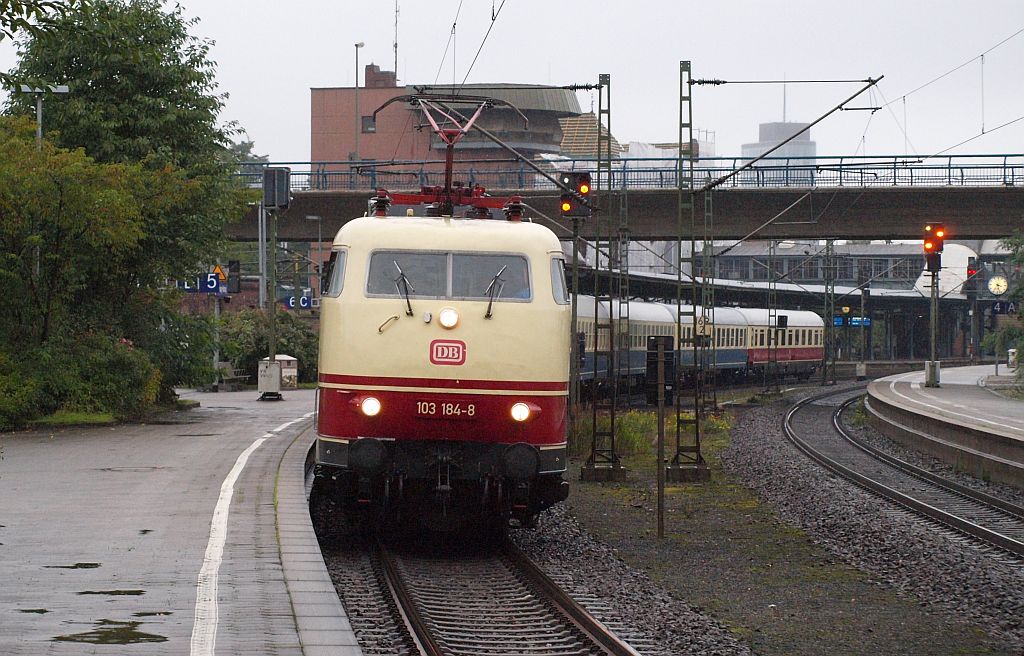 DB 103 184-8 mit IC nach Köln...HH-Harburg 26.09.2010 II