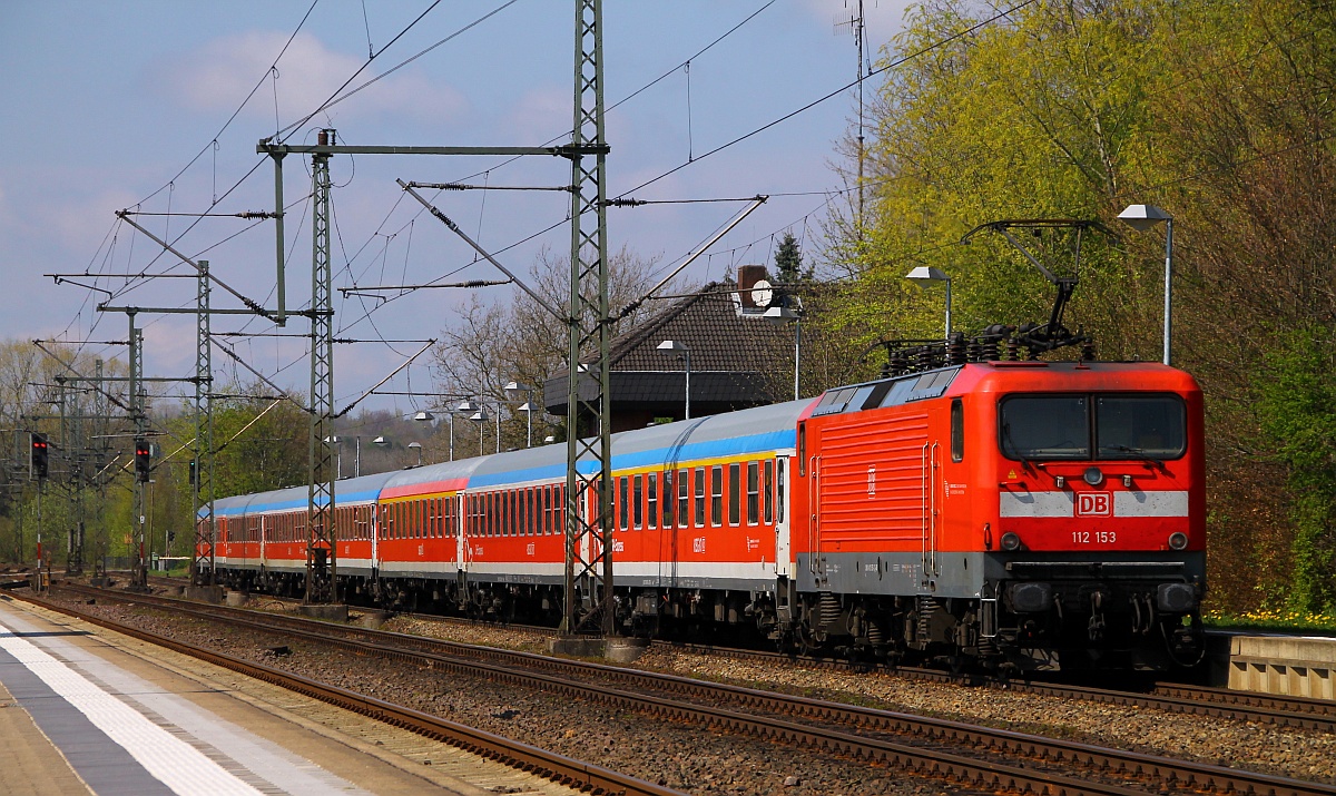 DB 112 153(-2)mit dem SH Express nach Flensburg aufgenommen im Bhf Schleswig. 21.04.2014