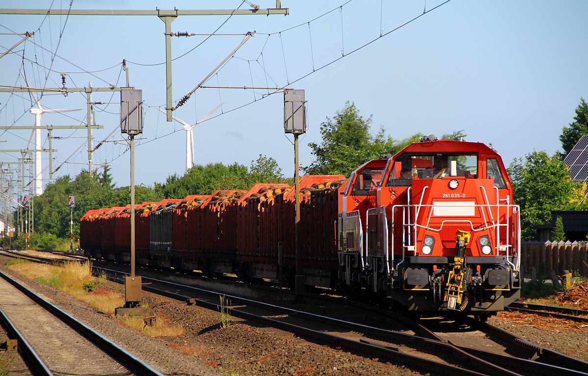 DB 1261 035-0 und 055-8 mit dem EK 53567(zehn Rnoos644 Wagen)auf dem Weg nach Neumünster. Jübek 14.06.2014