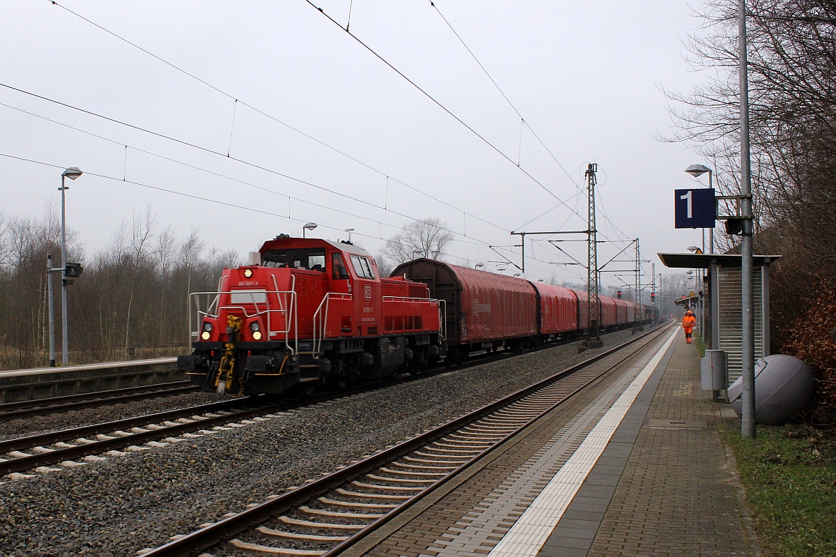 DB 1261 067-3 mit Güterzug aus Flensburg-Weiche kommend festgehalten in Schleswig am heutigen 21.12.2016