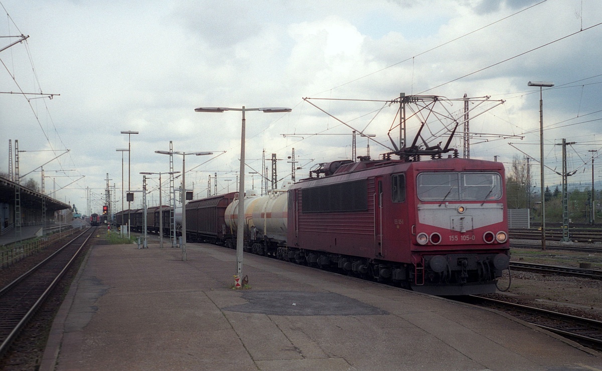 DB 155 105 Bhf Offenburg 19.04.2001 (Berb: M.Steiner (C) D.Schikorr)