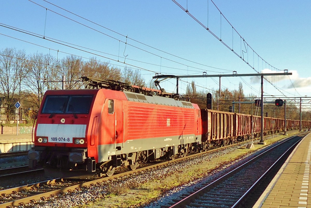 DB 189 074 durchfahrt Boxtel am 6 Dezember 2014.