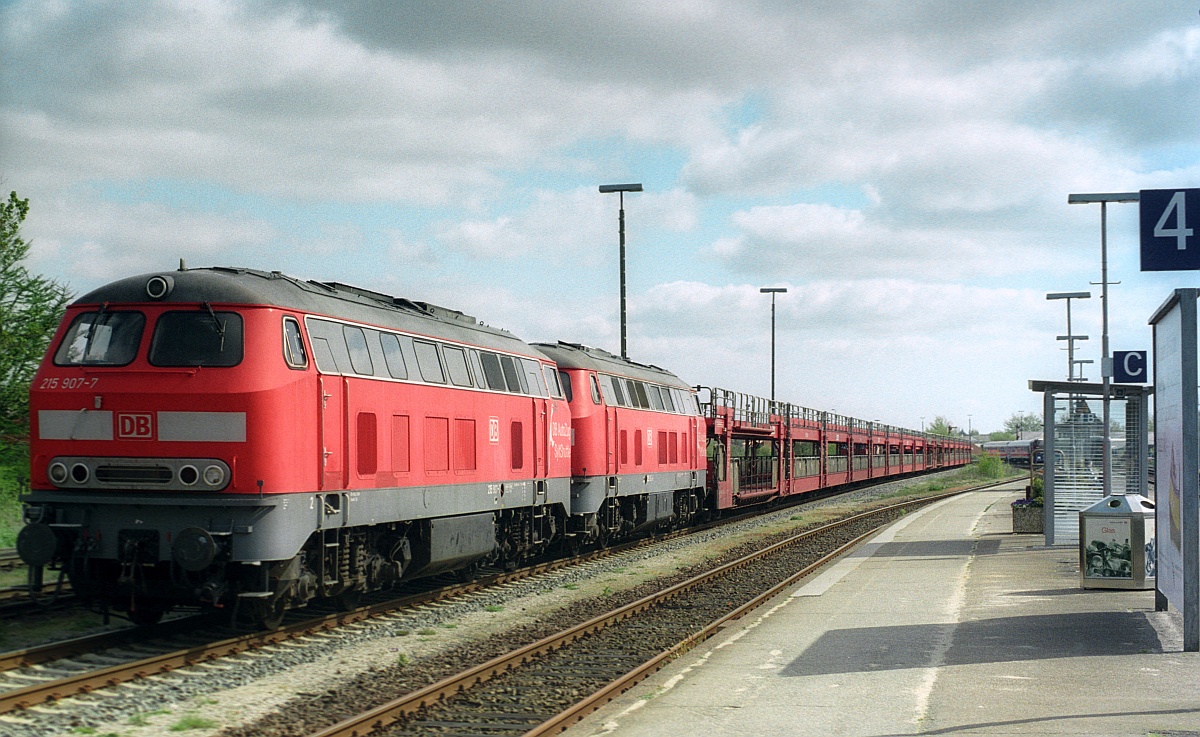 DB 215 907 + 903 Niebüll 12.05.2005