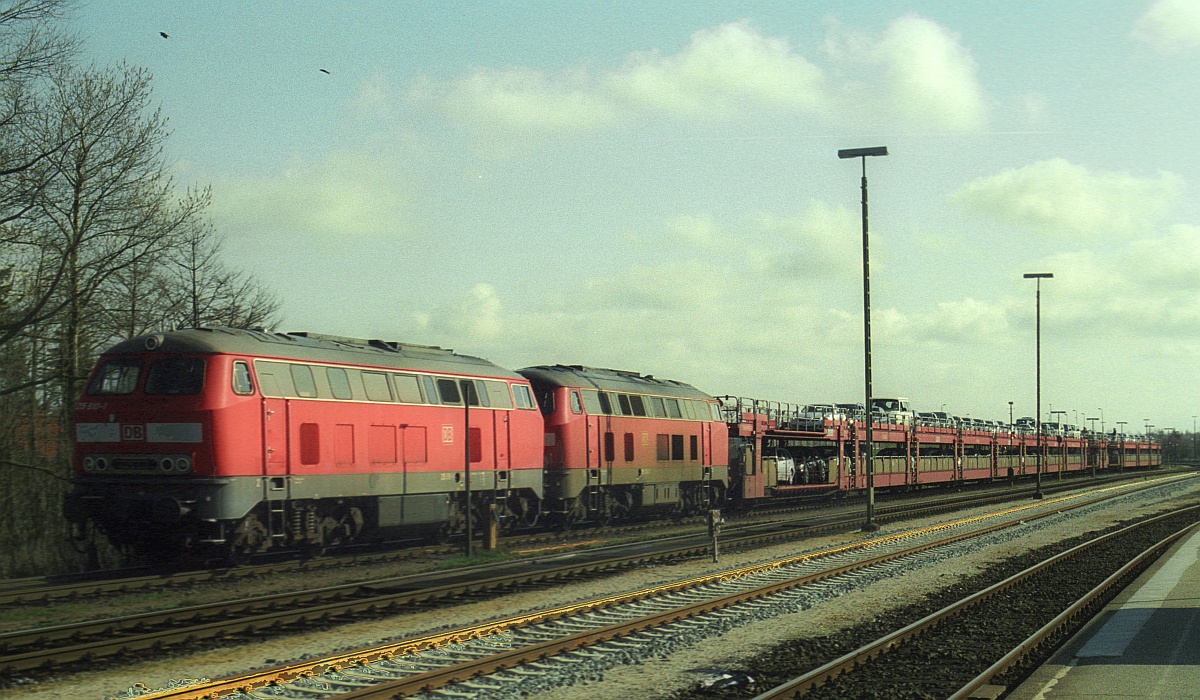 DB 215 910 + 909 Niebüll 09.04.2004