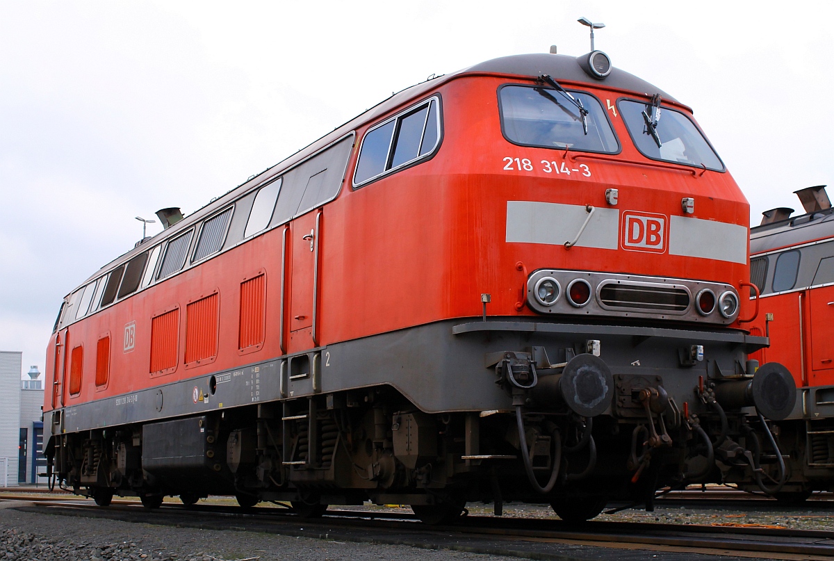 DB 218 314-3(REV/HB X/21.08.09) im Portrait aufgenommen ganz legal am Betriebshof der DB im/am Bhf Niebüll. 15.03.2015