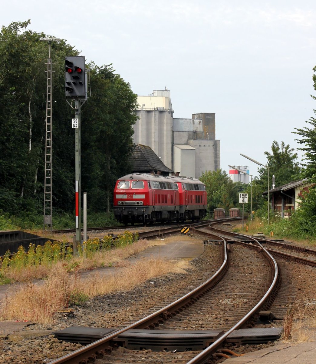 DB 218 321 und 322 werden umrangiert(2). Husum 20.07.2019