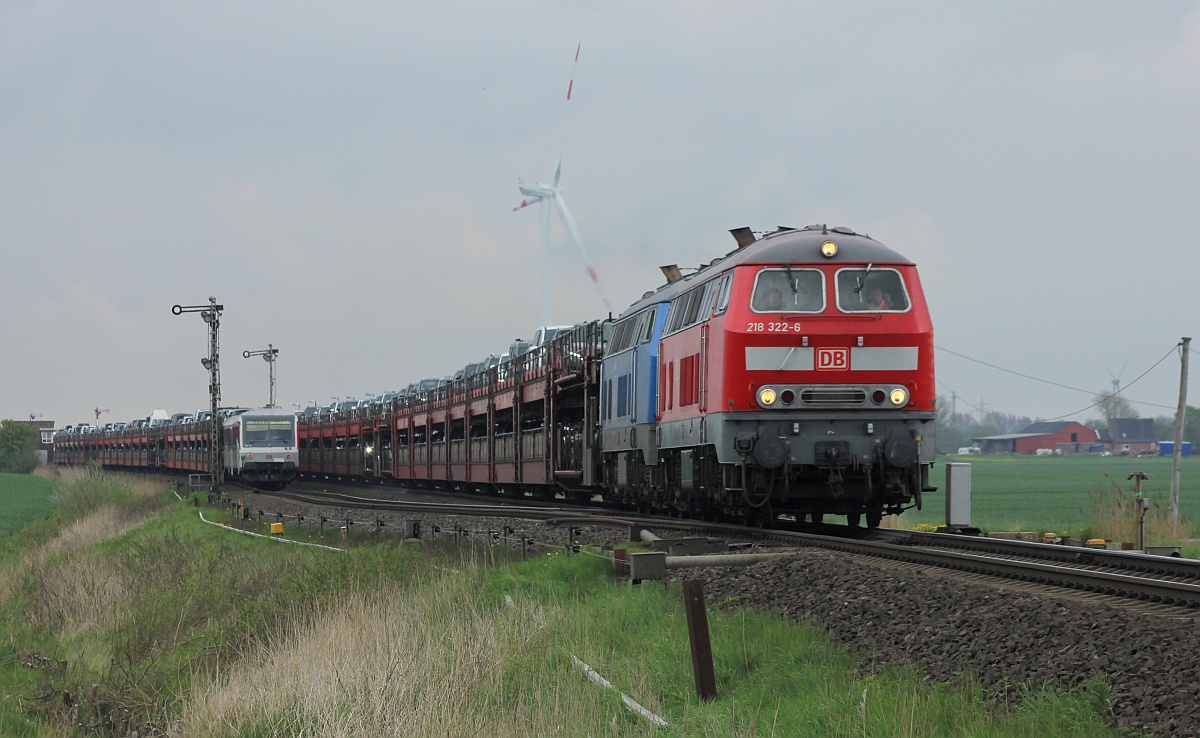 DB 218 322 und PRESS 218 054 mit SyltShuttle gen Westeland. Lehnshallig 16.05.2021