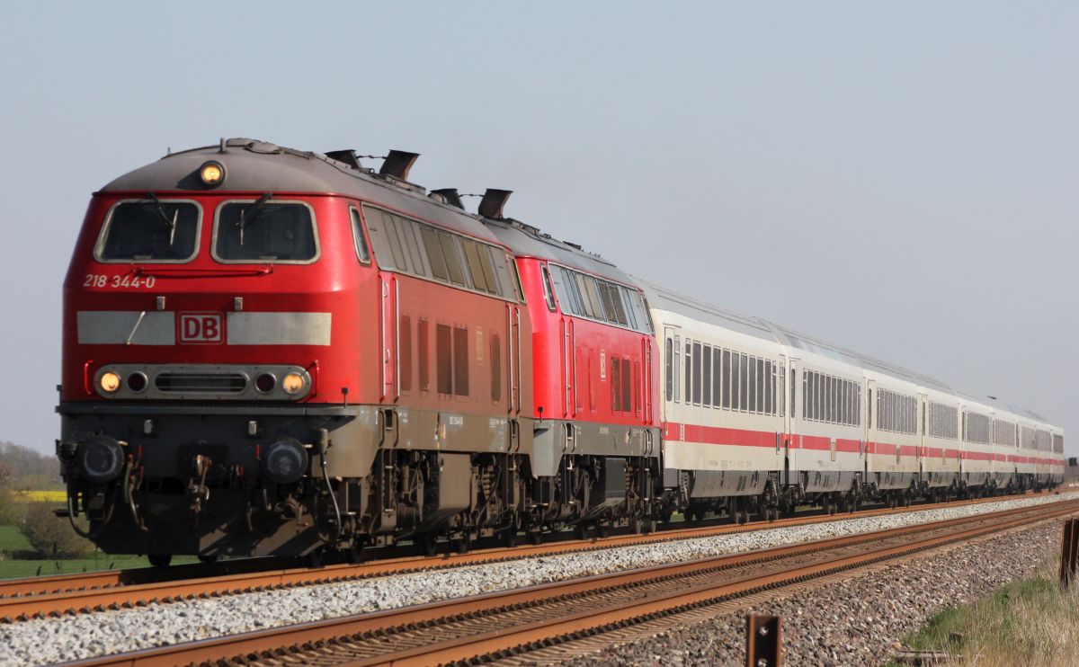 DB 218 344 + 397 mit IC 2310 Wiedingharder Neuer Koog 19.04.2019