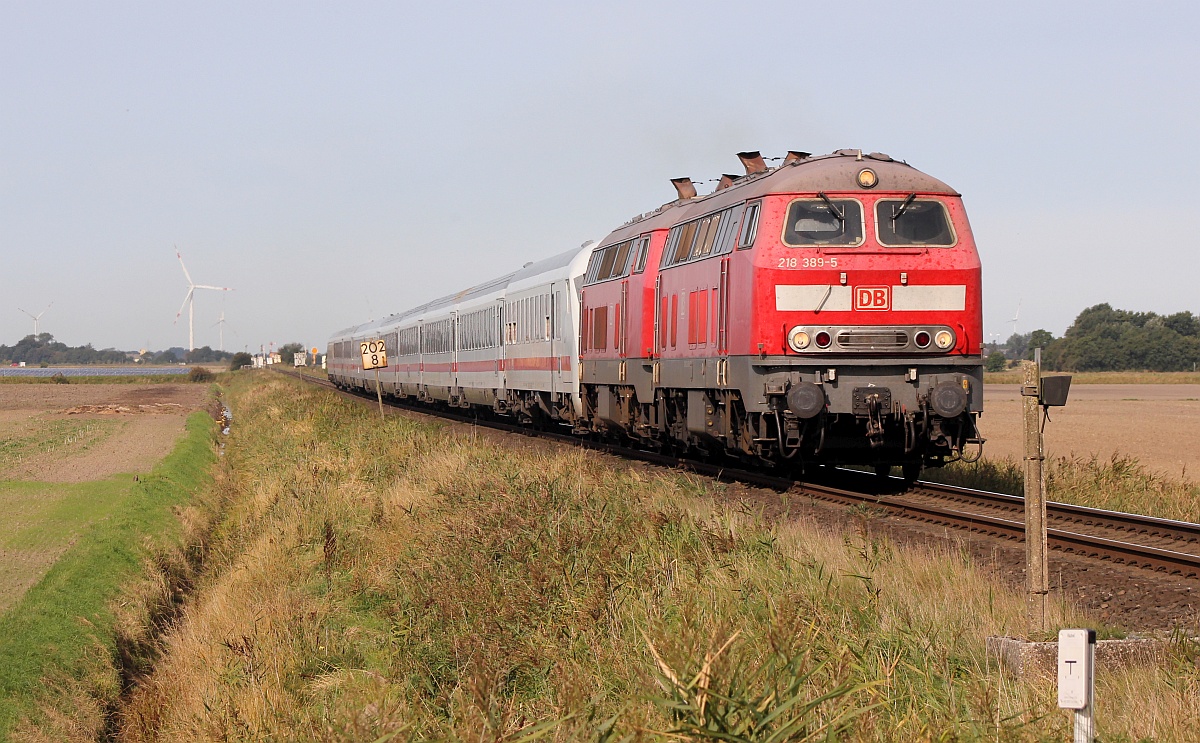 DB 218 389 + 321 mit IC 2375 Bü Triangel 19.09.2020