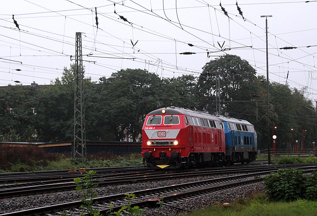 DB 218 406-7 im neuen orientroten Kleid zusammen mit 218 454 der PRESS auf dem Weg nach Niebüll. Elmshorn 07.10.2023 (C)D.Pinto