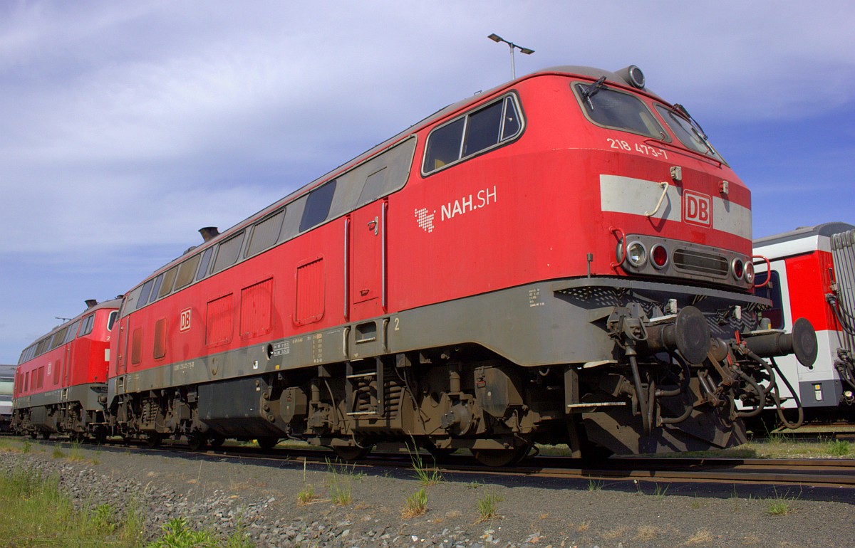 DB 218 473 und 321 im Bw Niebüll. 31.05.2020